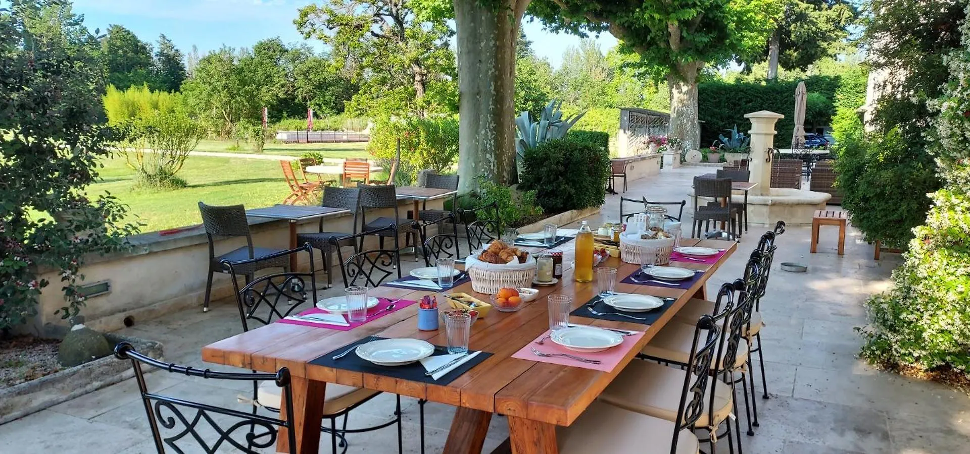 Maison d'hôtes La Bastide des Amouriers Caumont-sur-Durance